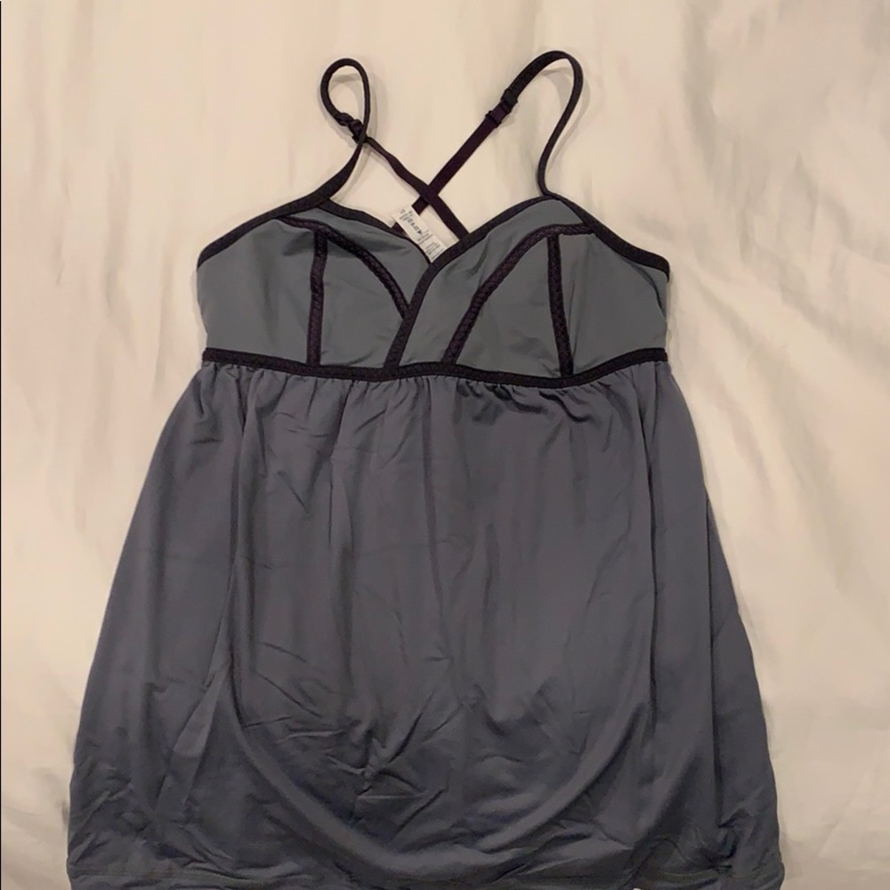 Lululemon tank size 6